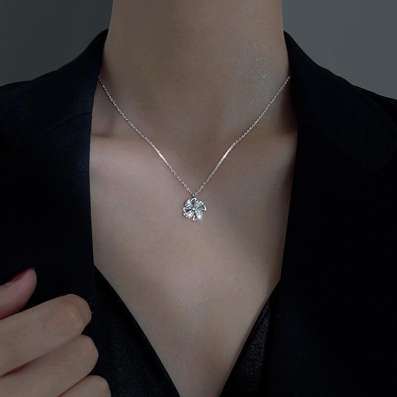 Lovely Rotating Windmill Necklace